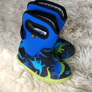 Bogs insulated rain/snow boots for infant